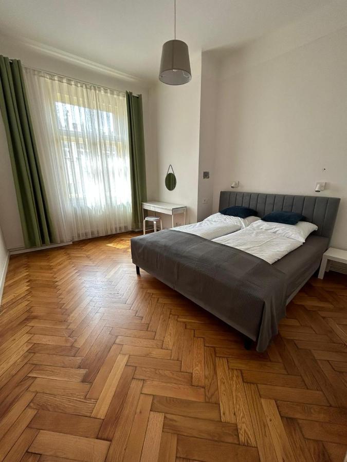 Central Square Apartmán *